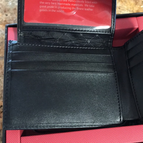 Perry Ellis genuine leather wallet - Picture 7 of 12